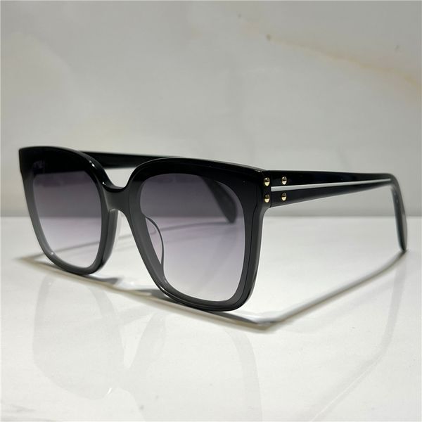 sunglasses for men women summer style anti-ultraviolet retro plate rectangle full frame random box, White;black
sunglasses for men women summer style anti-ultraviolet retro plate rectangle full frame random box, White;black