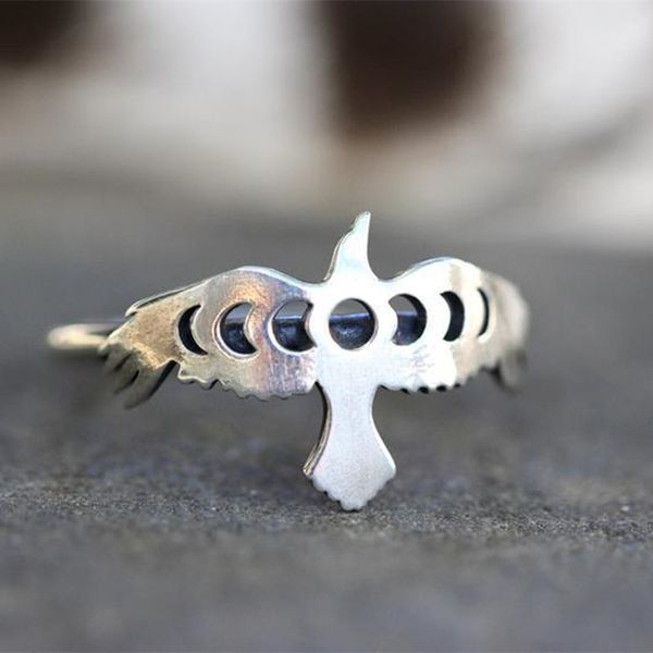 2021 fashion street bird shape band rings party gift lady eagle jewelry punk style does not fade, Silver
2021 fashion street bird shape band rings party gift lady eagle jewelry punk style does not fade, Silver