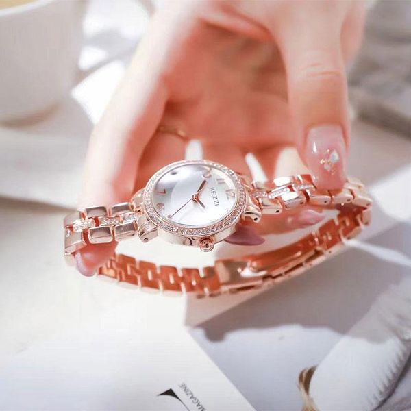 wristwatches hong kong famous women's watch rose gold inlaid brick steel band case three small pointer digital dial office, Slivery;brown
wristwatches hong kong famous women's watch rose gold inlaid brick steel band case three small pointer digital dial office, Slivery;brown