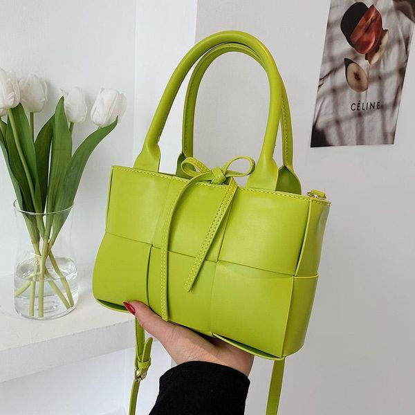 evening bags small leather weave shoulder for women 2021 summer green tote messenger bag ladies solid color square handle handbags
evening bags small leather weave shoulder for women 2021 summer green tote messenger bag ladies solid color square handle handbags
