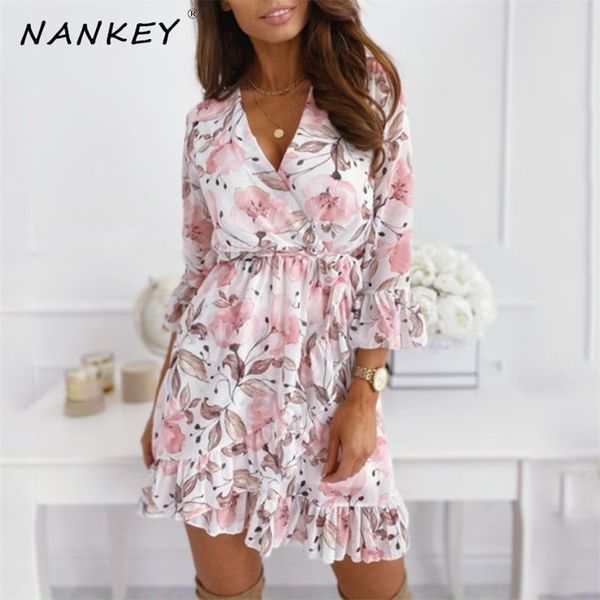 nankey 3/4 sleeve white navy flower print dress elastic waist summer deep v ruffles dress party lady vestidos 210719, White;black
nankey 3/4 sleeve white navy flower print dress elastic waist summer deep v ruffles dress party lady vestidos 210719, White;black