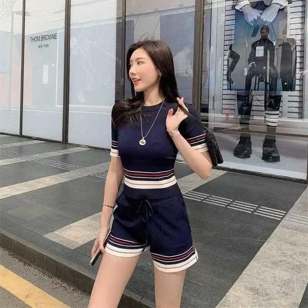 women's tracksuits tsxt 2021 korean version of the summer fashion casual slim sports wind short-sleeved shorts two-piece set, Gray
women's tracksuits tsxt 2021 korean version of the summer fashion casual slim sports wind short-sleeved shorts two-piece set, Gray