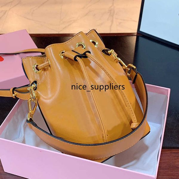 designer luxury bag women bags handbag purse suction bucket bag fashion smooth surface genuine leather plain string lett women's leathe
designer luxury bag women bags handbag purse suction bucket bag fashion smooth surface genuine leather plain string lett women's leathe