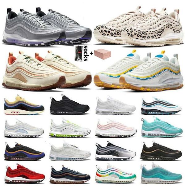 2021 running shoes mens women triple white black cork concord ghost sail laser blue silver bullet university red pink cream sneaker outdoor
2021 running shoes mens women triple white black cork concord ghost sail laser blue silver bullet university red pink cream sneaker outdoor