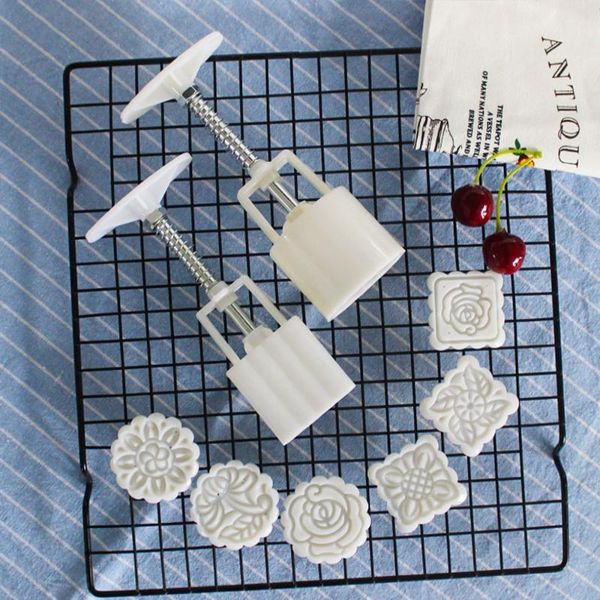 baking moulds 100g mooncake mold set diy tools plastic pastry cake plungers hand press mould tool
baking moulds 100g mooncake mold set diy tools plastic pastry cake plungers hand press mould tool