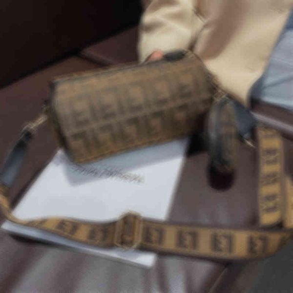 boston women's bag new fashion wide shoulder belt messenger versatile canvas cylinder pillow purses
boston women's bag new fashion wide shoulder belt messenger versatile canvas cylinder pillow purses