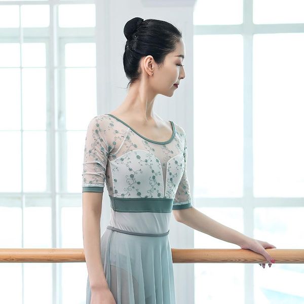 stage wear 2021 dance dress female ballet leatord for women round collar mid-sleeve dancewear leotards girls gymnastics costume, Black;red 
stage wear 2021 dance dress female ballet leatord for women round collar mid-sleeve dancewear leotards girls gymnastics costume, Black;red