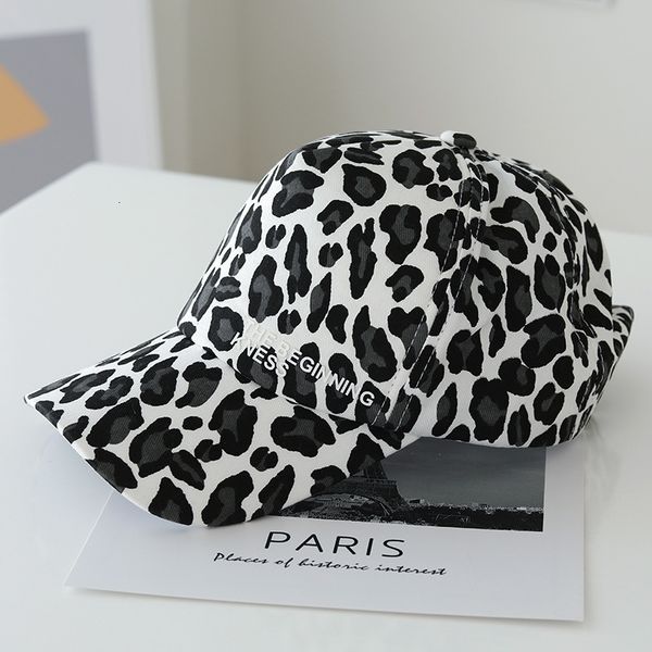 hat girl's face in summer small designer version xiaozhongchao brand ins with all kinds of sunscreen leopard baseball cap, Yellow
hat girl's face in summer small designer version xiaozhongchao brand ins with all kinds of sunscreen leopard baseball cap, Yellow