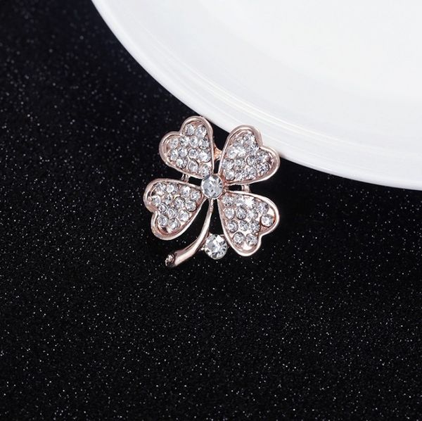 crystal clover brooch suit big pin brooch collar female collar buckle lucky grass jewelry, Gray
crystal clover brooch suit big pin brooch collar female collar buckle lucky grass jewelry, Gray