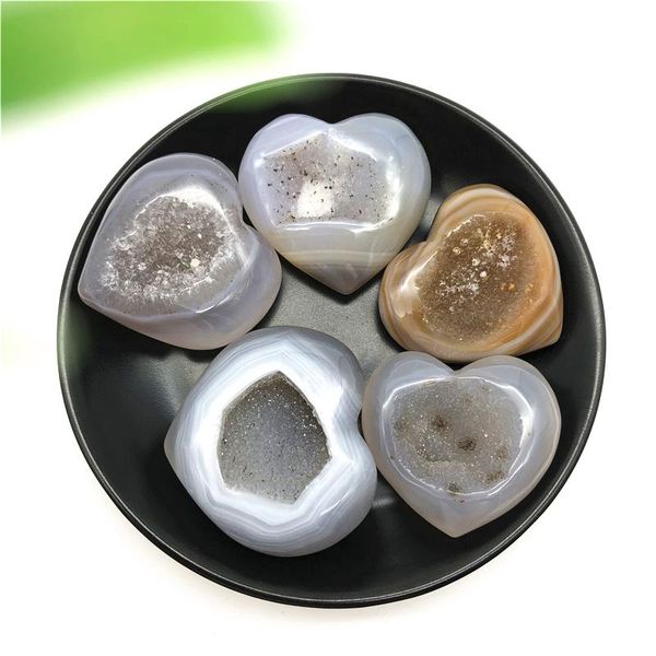1pc natural agate geode quartz crystal carved heart-shaped healing heart stones and minerals decorative objects & figurines
1pc natural agate geode quartz crystal carved heart-shaped healing heart stones and minerals decorative objects & figurines