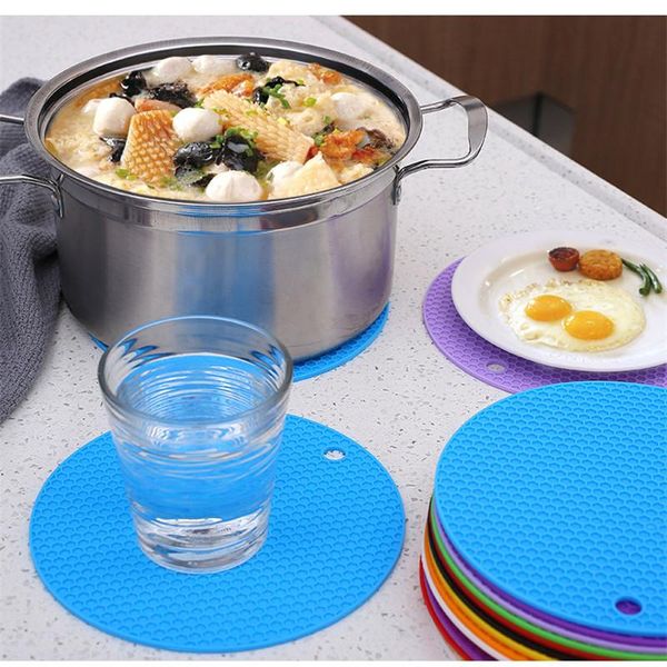mats & pads 18cm round heat resistant silicone mat drink cup coasters non-slip pot holder table placemat kitchen accessories onderzetters
mats & pads 18cm round heat resistant silicone mat drink cup coasters non-slip pot holder table placemat kitchen accessories onderzetters