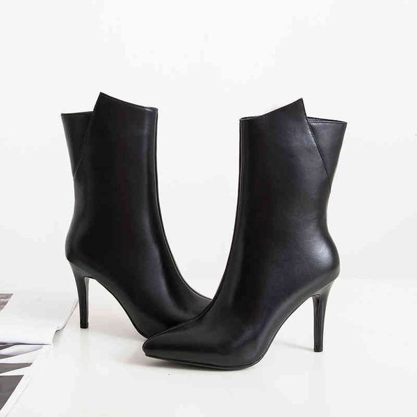 three-colored women's shoes in natural boots pointed to heels ln the ground vhi3, Black
three-colored women's shoes in natural boots pointed to heels ln the ground vhi3, Black