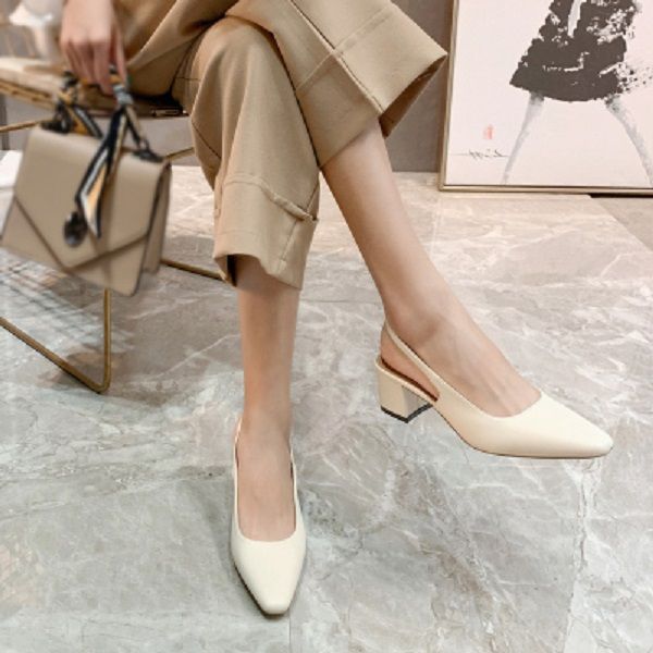2021 designer outdoor shoes slippers for women party wedding white khaki nude fashion womens dress shoe size 35-40 11
2021 designer outdoor shoes slippers for women party wedding white khaki nude fashion womens dress shoe size 35-40 11