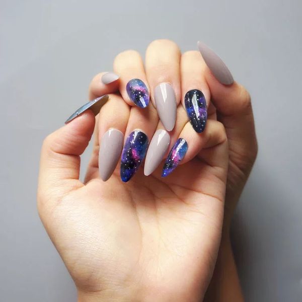 fashion 24pcs tips fake nails with jelly glue stickers full covered false nail art manicure tools, Red;gold
fashion 24pcs tips fake nails with jelly glue stickers full covered false nail art manicure tools, Red;gold