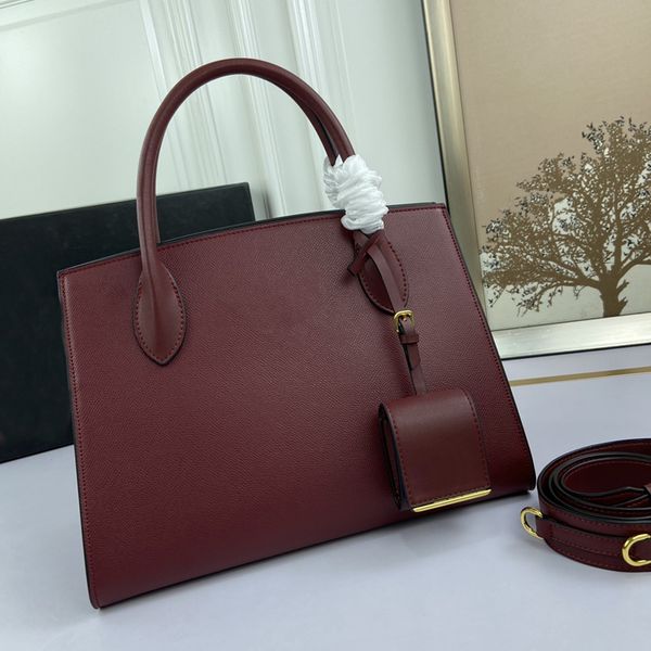 shoulder bags luxury totes designer bag handbag high-quality cross body ladies new classic retro genuine leather fashion brand with original
shoulder bags luxury totes designer bag handbag high-quality cross body ladies new classic retro genuine leather fashion brand with original