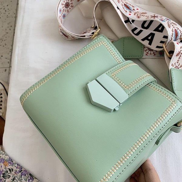 foreign trade bag small broadband net female popular new fashion single trendy shoulder 2021 messenger red bucket butpb
foreign trade bag small broadband net female popular new fashion single trendy shoulder 2021 messenger red bucket butpb