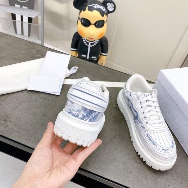2021 sale stylish classic women sneakers blue toile embroidery thick rubber sole ladies luxurys design summer casual indoor sports shoes, Black
2021 sale stylish classic women sneakers blue toile embroidery thick rubber sole ladies luxurys design summer casual indoor sports shoes, Black