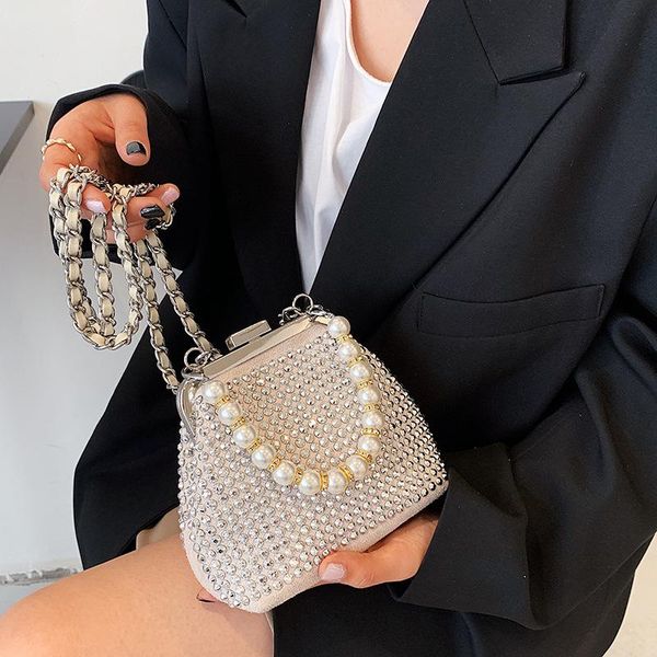 evening bags leather small bag female 2021 summer trendy fashion lady diamond messenger pearl chain single shoulder
evening bags leather small bag female 2021 summer trendy fashion lady diamond messenger pearl chain single shoulder