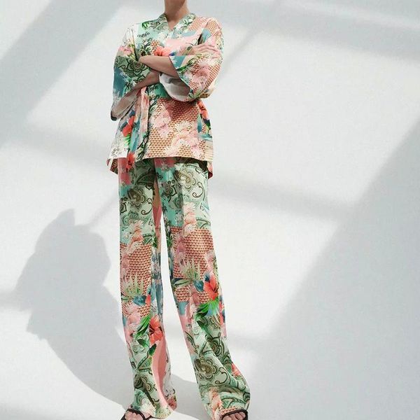 women's two piece pants 2 peices sets for women summer 2021 v-neck bathrobe-style lace-up print + printed loose trousers girl, White
women's two piece pants 2 peices sets for women summer 2021 v-neck bathrobe-style lace-up print + printed loose trousers girl, White