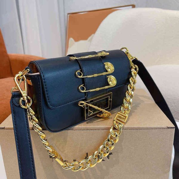 pin chain design small square bags women handbag shoulder leather designer crossbody female fashion purses 220307
pin chain design small square bags women handbag shoulder leather designer crossbody female fashion purses 220307