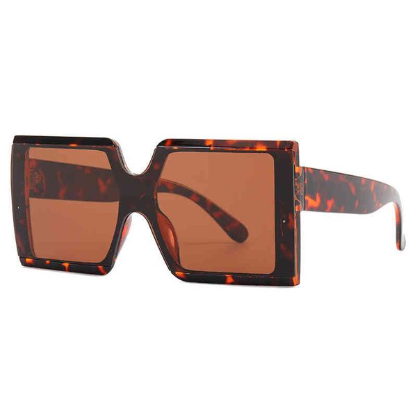 oversize square sunglass for men women leopard trendy fashion eyewear gradient lens shad sun glass uv 400 protection, White;black 
oversize square sunglass for men women leopard trendy fashion eyewear gradient lens shad sun glass uv 400 protection, White;black