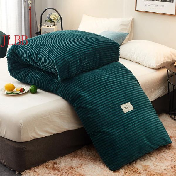 home textile winter comforter magic fleece quilt stripe thicken warm duvet flannel bedding modern style green grey duvets comforters & sets
home textile winter comforter magic fleece quilt stripe thicken warm duvet flannel bedding modern style green grey duvets comforters & sets
