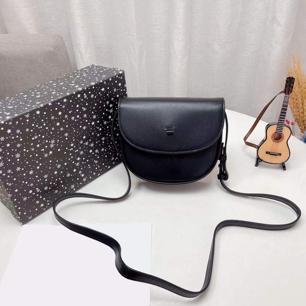 luxurys designers bags handbag women classic shoulder bags vintage saddle crossbody handbags large capacity solid color leather style good n
luxurys designers bags handbag women classic shoulder bags vintage saddle crossbody handbags large capacity solid color leather style good n