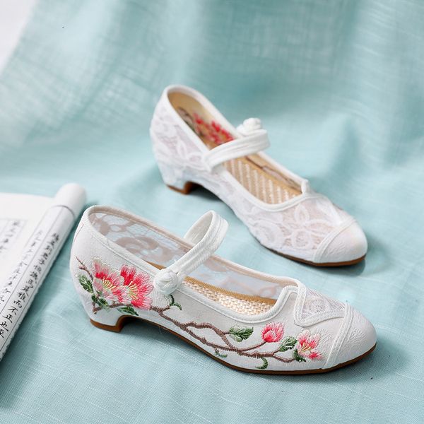 summer lace national style embroidered women pointed cheongsam flats ladies flat shoes, Black
summer lace national style embroidered women pointed cheongsam flats ladies flat shoes, Black