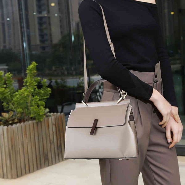new large capacity women pu leather handbags solid color vintage shoulder crossbody bag luxury brand female tote bags boslos c0508
new large capacity women pu leather handbags solid color vintage shoulder crossbody bag luxury brand female tote bags boslos c0508