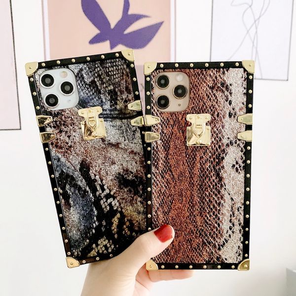 shiny snakeskin stripes luxury designer show box phone cases for iphone 12 11 pro promax x xs xsmax 7 8 plus samsung note20 s21 a51 a71
shiny snakeskin stripes luxury designer show box phone cases for iphone 12 11 pro promax x xs xsmax 7 8 plus samsung note20 s21 a51 a71