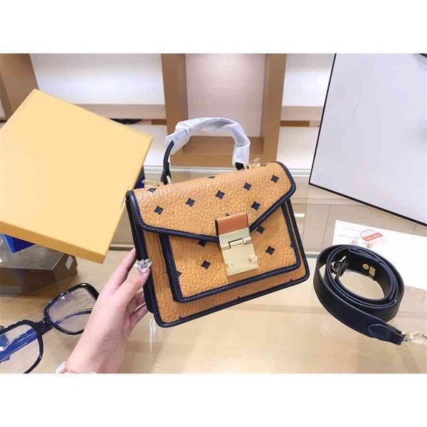 storage baagmessages handbags imitation brands women luxurys designers bags 2021 flower pvc with cowhide crossbody clutch classic fashion de
storage baagmessages handbags imitation brands women luxurys designers bags 2021 flower pvc with cowhide crossbody clutch classic fashion de