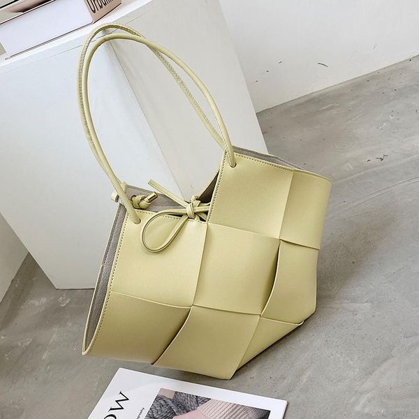 shoulder bags fashion large capacity tote for women designer big solid color handbags luxury pu leather bag 2021
shoulder bags fashion large capacity tote for women designer big solid color handbags luxury pu leather bag 2021