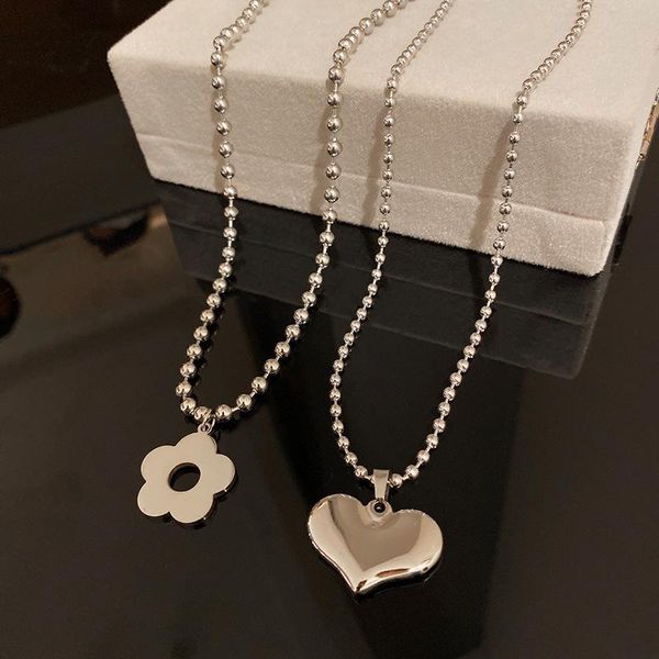pendant necklaces minimalist love heart flower necklace for women femme fashion hollow out round beaded metal chain jewelry, Silver
pendant necklaces minimalist love heart flower necklace for women femme fashion hollow out round beaded metal chain jewelry, Silver