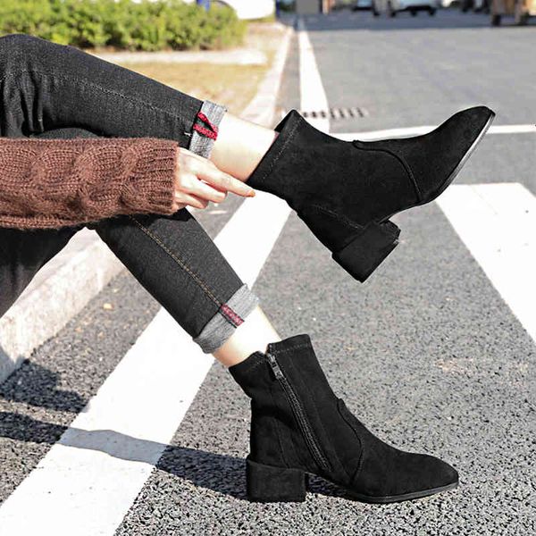 dress shoes new autumn and winter martin boots ladies black plus velvet set foot zipper two-style fashion short large size 33-43 1
dress shoes new autumn and winter martin boots ladies black plus velvet set foot zipper two-style fashion short large size 33-43 1