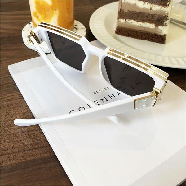 2021 wholesale sunglasses luxury women spectacles stylish glasses polarized for mens womens glass uv400 eyewear adumbra no box, White;black
2021 wholesale sunglasses luxury women spectacles stylish glasses polarized for mens womens glass uv400 eyewear adumbra no box, White;black