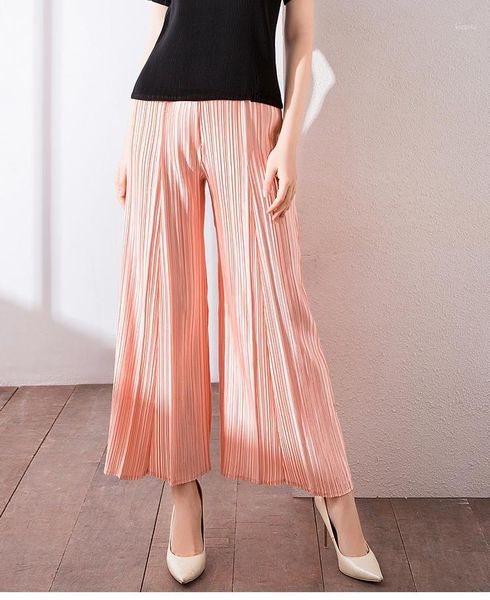 women's pants & capris female great elastic pleated fashion draped boot cut trousers good lighter breathable wq1248, Black;white
women's pants & capris female great elastic pleated fashion draped boot cut trousers good lighter breathable wq1248, Black;white