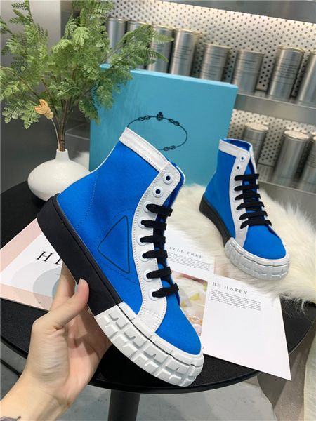 2021 high brand runner shoes casual fashion boots designer luxe sports tennis trainers white black sneakers size35-40, Red;white
2021 high brand runner shoes casual fashion boots designer luxe sports tennis trainers white black sneakers size35-40, Red;white