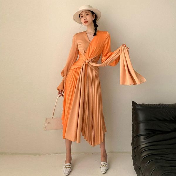 casual dresses elegant hit color ruched dress for women v neck long sleeve high waist a line midi female summer 2021 style, Black;gray
casual dresses elegant hit color ruched dress for women v neck long sleeve high waist a line midi female summer 2021 style, Black;gray