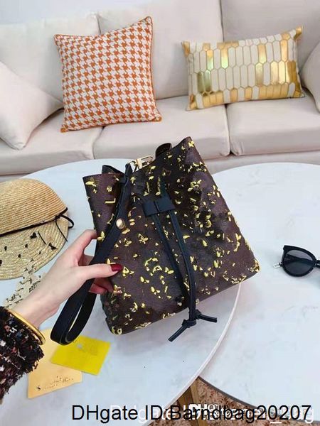 brand embroidery reading classic pillow drawstring tote bucket bag euramerican fashion single shoulder handbag messenger luxury
brand embroidery reading classic pillow drawstring tote bucket bag euramerican fashion single shoulder handbag messenger luxury