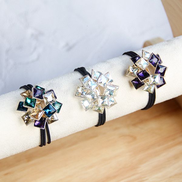 2021 elegant exquisite rhinestone scrunchies women girls elastic hair rubber band accessories tie ring rope holder headwear, Pink
2021 elegant exquisite rhinestone scrunchies women girls elastic hair rubber band accessories tie ring rope holder headwear, Pink