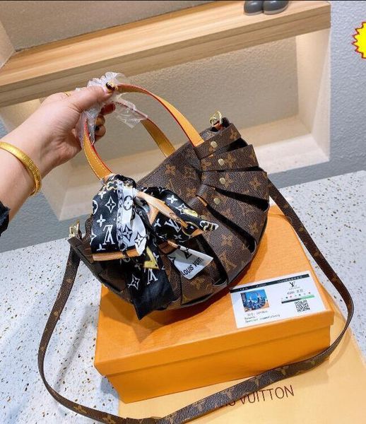 100% quality lv louis bag vitton splicing high capacity shopping bag classic shoulder bags clutch handbags leather cross, Red;black
100% quality lv louis bag vitton splicing high capacity shopping bag classic shoulder bags clutch handbags leather cross, Red;black
