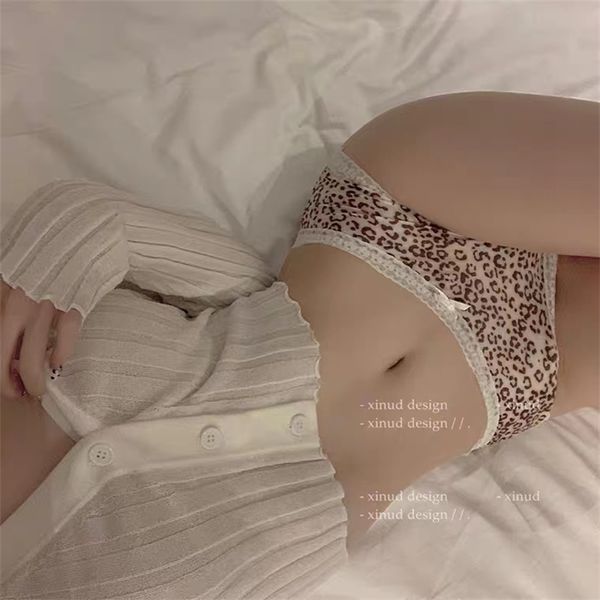 european sweet leopard print underwear women's low waist lace edge bow traceless girl's triangle underwear, Black;pink
european sweet leopard print underwear women's low waist lace edge bow traceless girl's triangle underwear, Black;pink