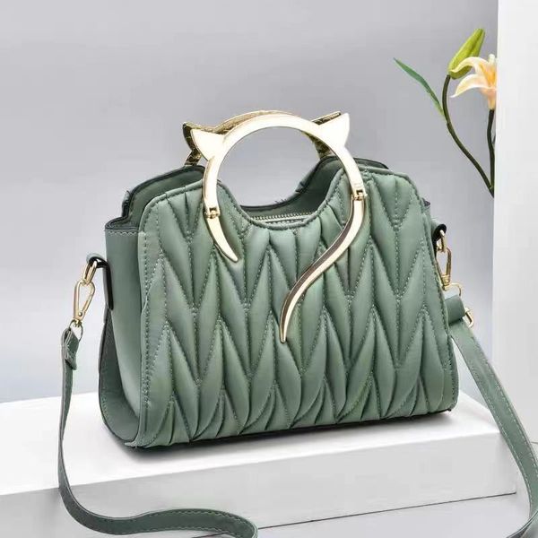 design ins korean canvas large capacity fashion shoulder 2022 bag women's new fashion brand texture tote bag handbags
design ins korean canvas large capacity fashion shoulder 2022 bag women's new fashion brand texture tote bag handbags