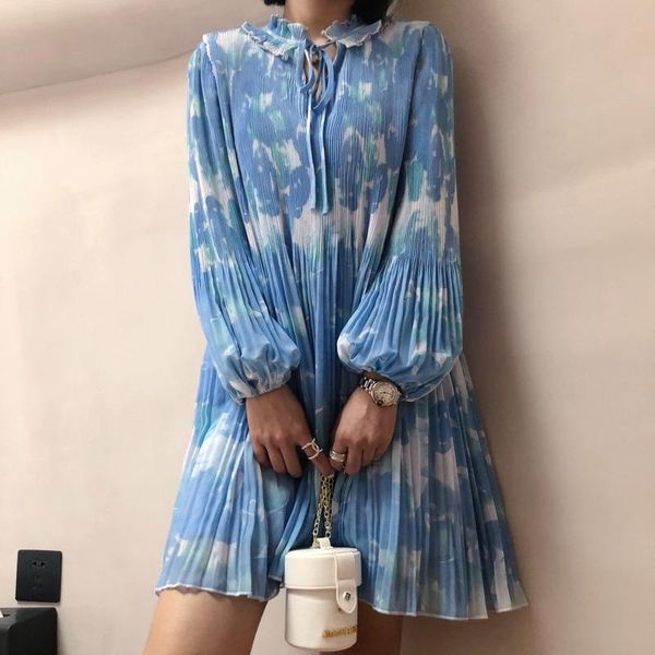 french romance retro dresses women casual 2021 autumn style gradual blue pleated loose and thin ruffles lantern sleeves lady, Black;gray
french romance retro dresses women casual 2021 autumn style gradual blue pleated loose and thin ruffles lantern sleeves lady, Black;gray