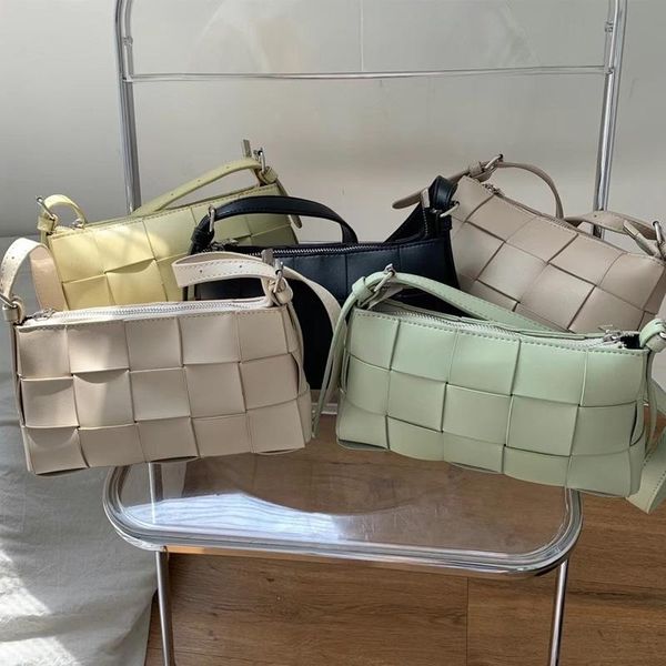 evening bags 2021 fashion woven leather shoulder for desgn lady handmade handbags women
evening bags 2021 fashion woven leather shoulder for desgn lady handmade handbags women