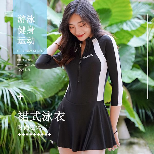 korea new 2021 color south matching long sleeve sunscreen cover belly conservative slim one piece swimsuit gir, White;black
korea new 2021 color south matching long sleeve sunscreen cover belly conservative slim one piece swimsuit gir, White;black