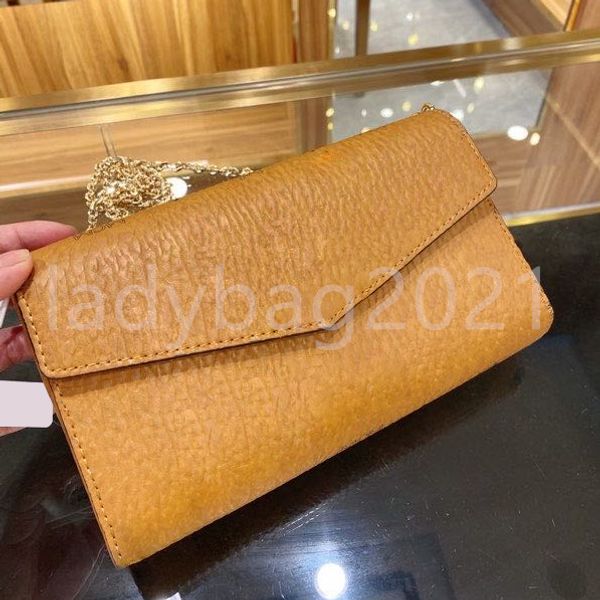 2021 new luxurys designers lady plain wallets letter handbags clutch bags chains crocodile interior compartment cover genuine leather pu car, Red;black
2021 new luxurys designers lady plain wallets letter handbags clutch bags chains crocodile interior compartment cover genuine leather pu car, Red;black