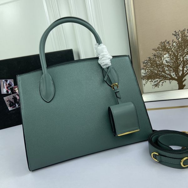 luxurys designers handbags 2021 handbag fashion shoulder bag calfskin leather material messenger sack business style design 66158
luxurys designers handbags 2021 handbag fashion shoulder bag calfskin leather material messenger sack business style design 66158