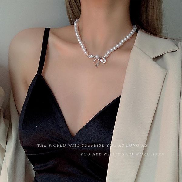 chains sweet bowknot pearl necklace light luxury clavicle chain niche design accessories for women, Silver
chains sweet bowknot pearl necklace light luxury clavicle chain niche design accessories for women, Silver