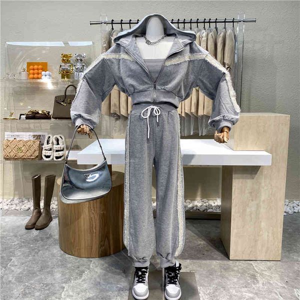 capri minimum niche design age color round waist jacket with + breast wrap slash contrast colour pants 3 suits, Black;white
capri minimum niche design age color round waist jacket with + breast wrap slash contrast colour pants 3 suits, Black;white